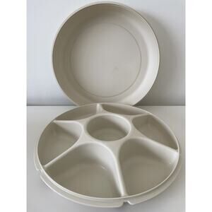 VINTAGE TUPPERWARE 7 COMPARTMENT VEGGIE/CHIP & DIP SERVING TRAY W/LID MADE USA